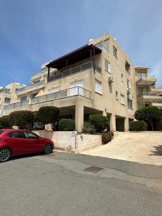 Sea View Apartment Near The Beach Пафос Экстерьер фото