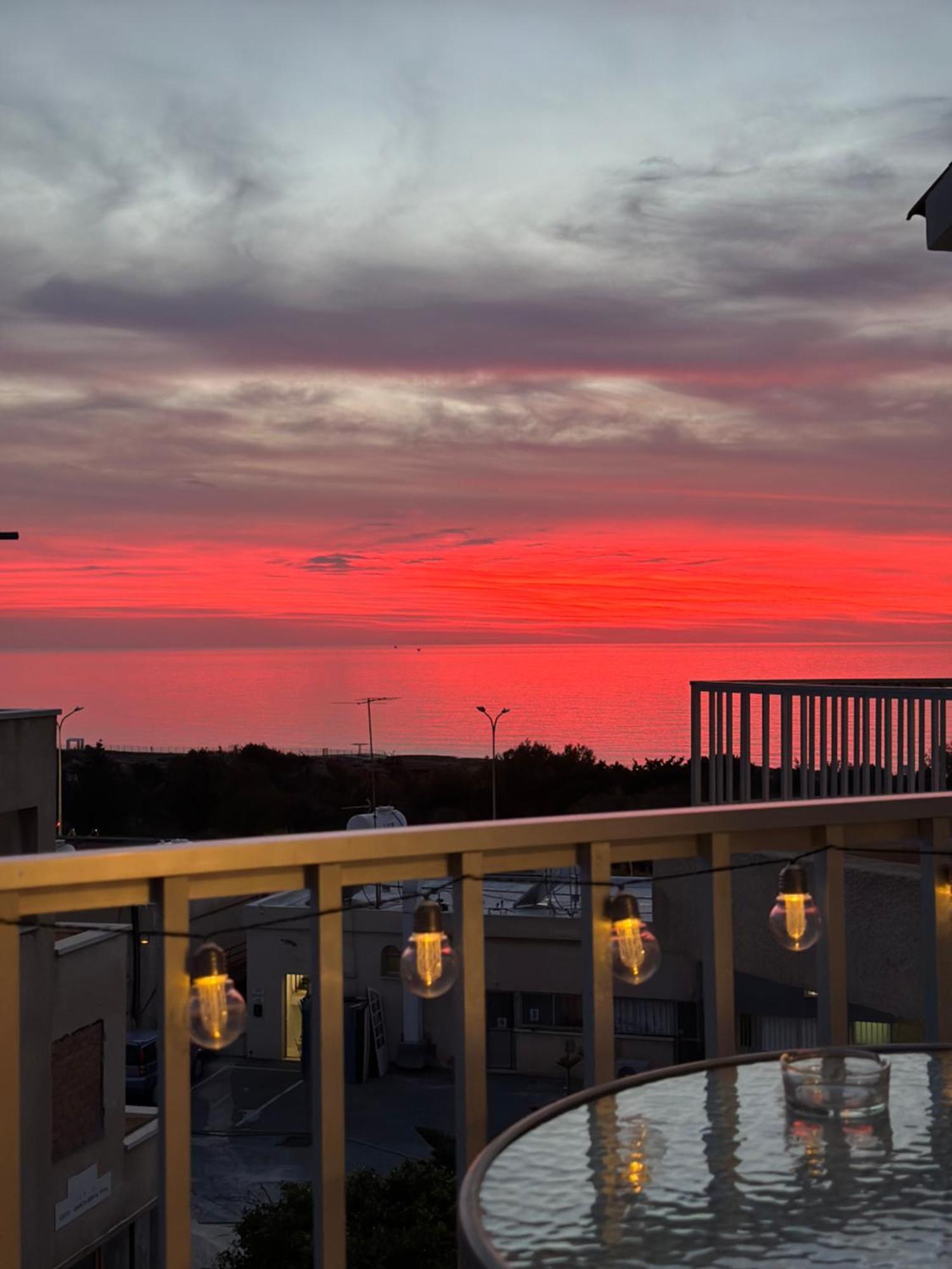 Sea View Apartment Near The Beach Пафос Экстерьер фото